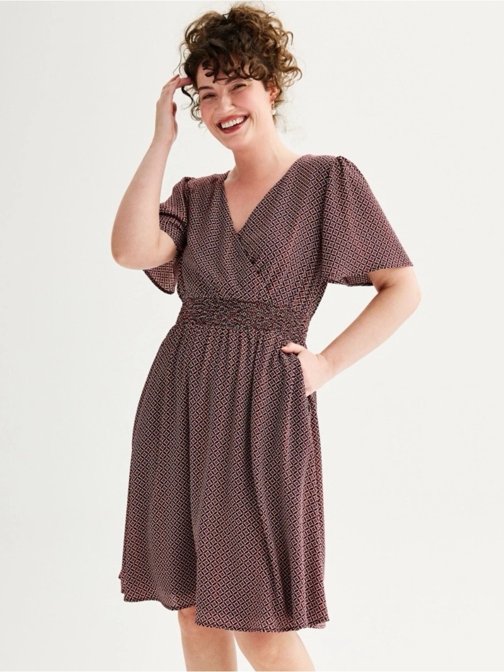 DRAPER JAMES Printed V-Neck Smocked Waist Dress in Burgundy, L